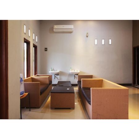 Oyo Life 2273 Pratama Homestay Bandar Lampung Exteriör bild