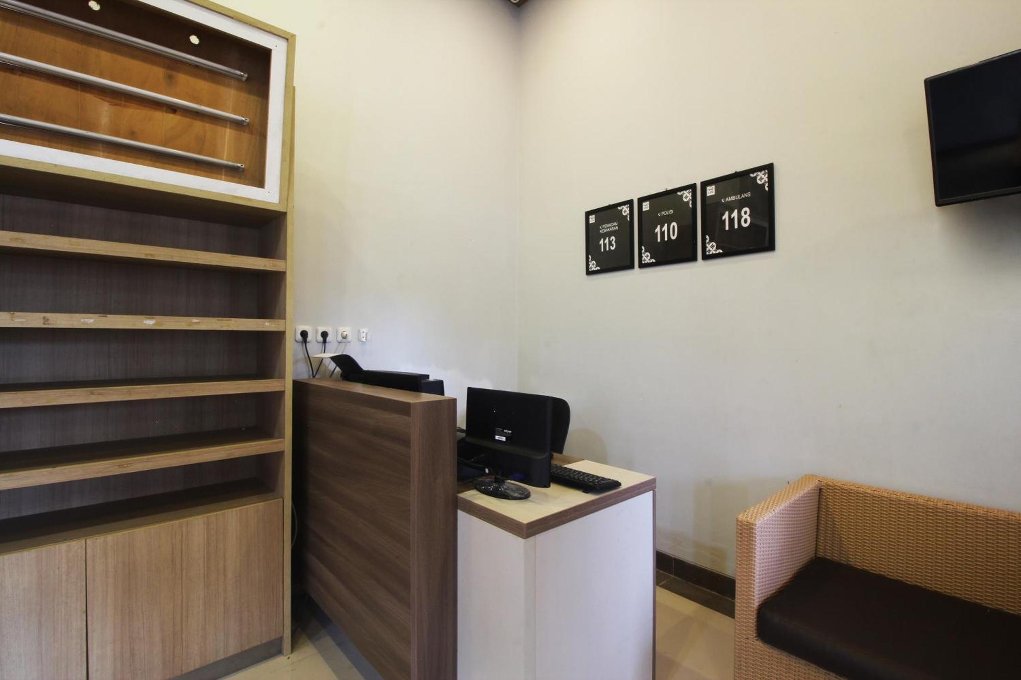 Oyo Life 2273 Pratama Homestay Bandar Lampung Exteriör bild